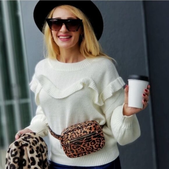 STEPH Cream Sweater - Picture 1 of 5